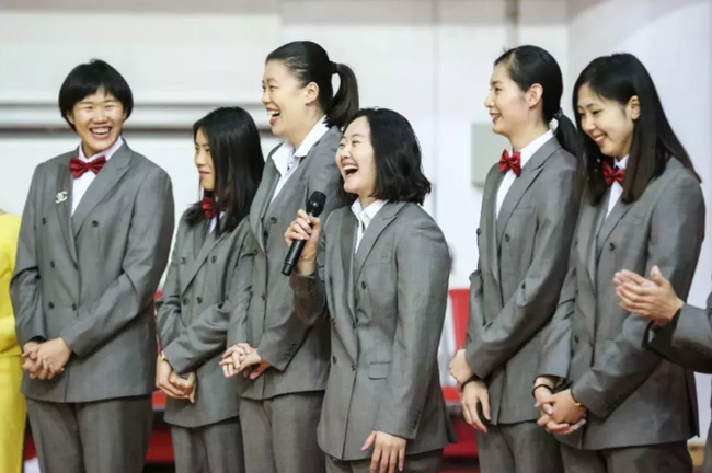 山西女籃姑娘們用微笑告別本賽季