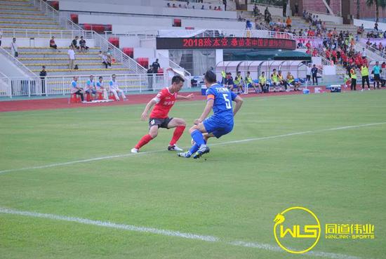 42分鐘，深圳鵬城，11號(hào)周俊進(jìn)球，1-0