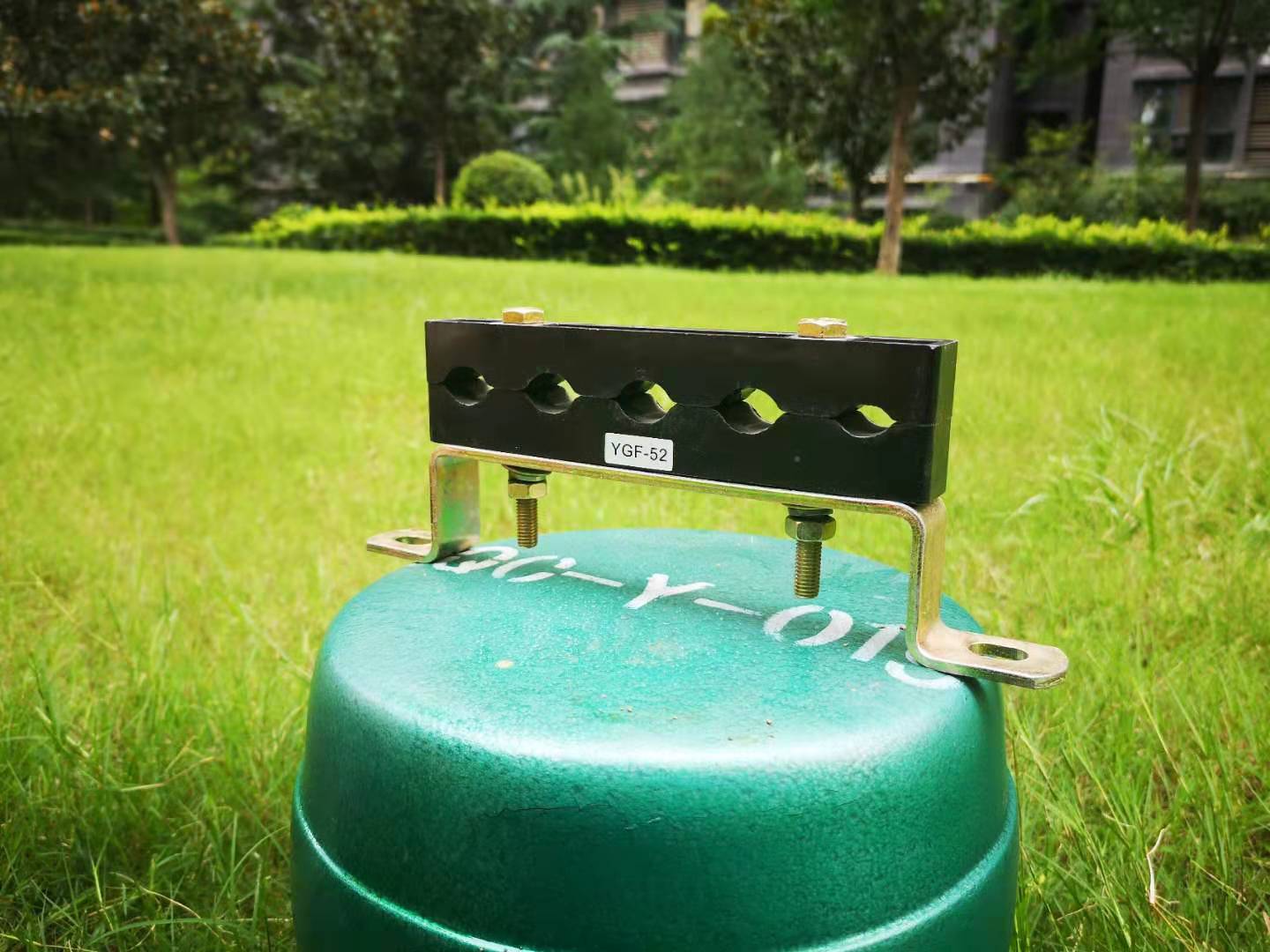 西安遠(yuǎn)能電纜夾具廠家服務(wù),多孔電纜固定夾子安裝便捷