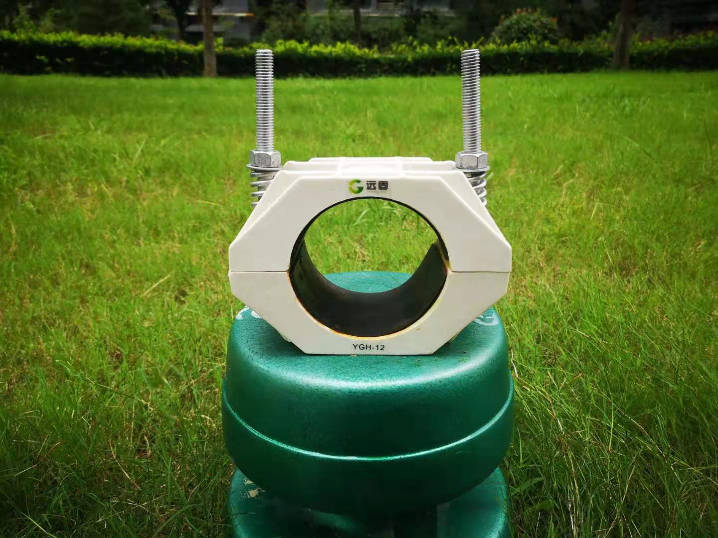smc材料電纜固定夾耐高溫,防水,強(qiáng)度高,防渦流電纜夾