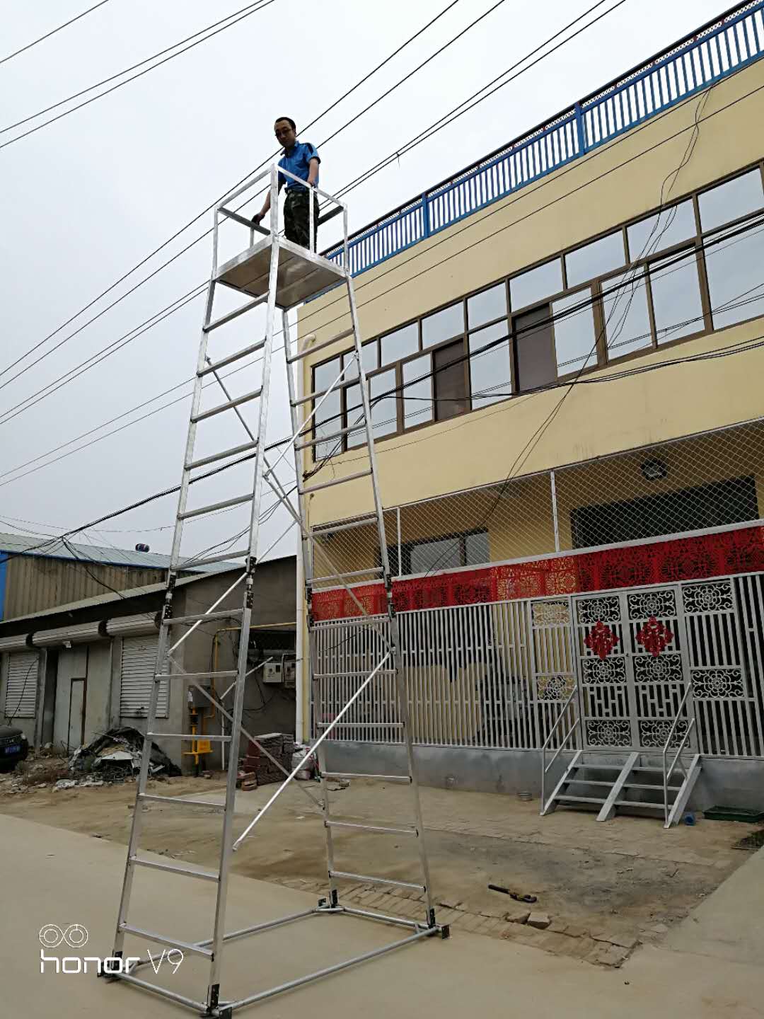鋁合金梯車_鐵路鋁合金作業(yè)梯車_地鐵接觸網(wǎng)停電作業(yè)設(shè)備